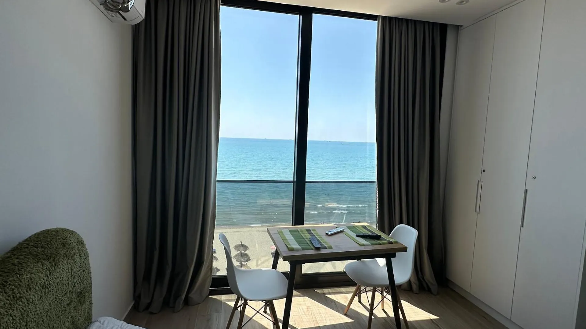 3A Apartments 3 Dıraç