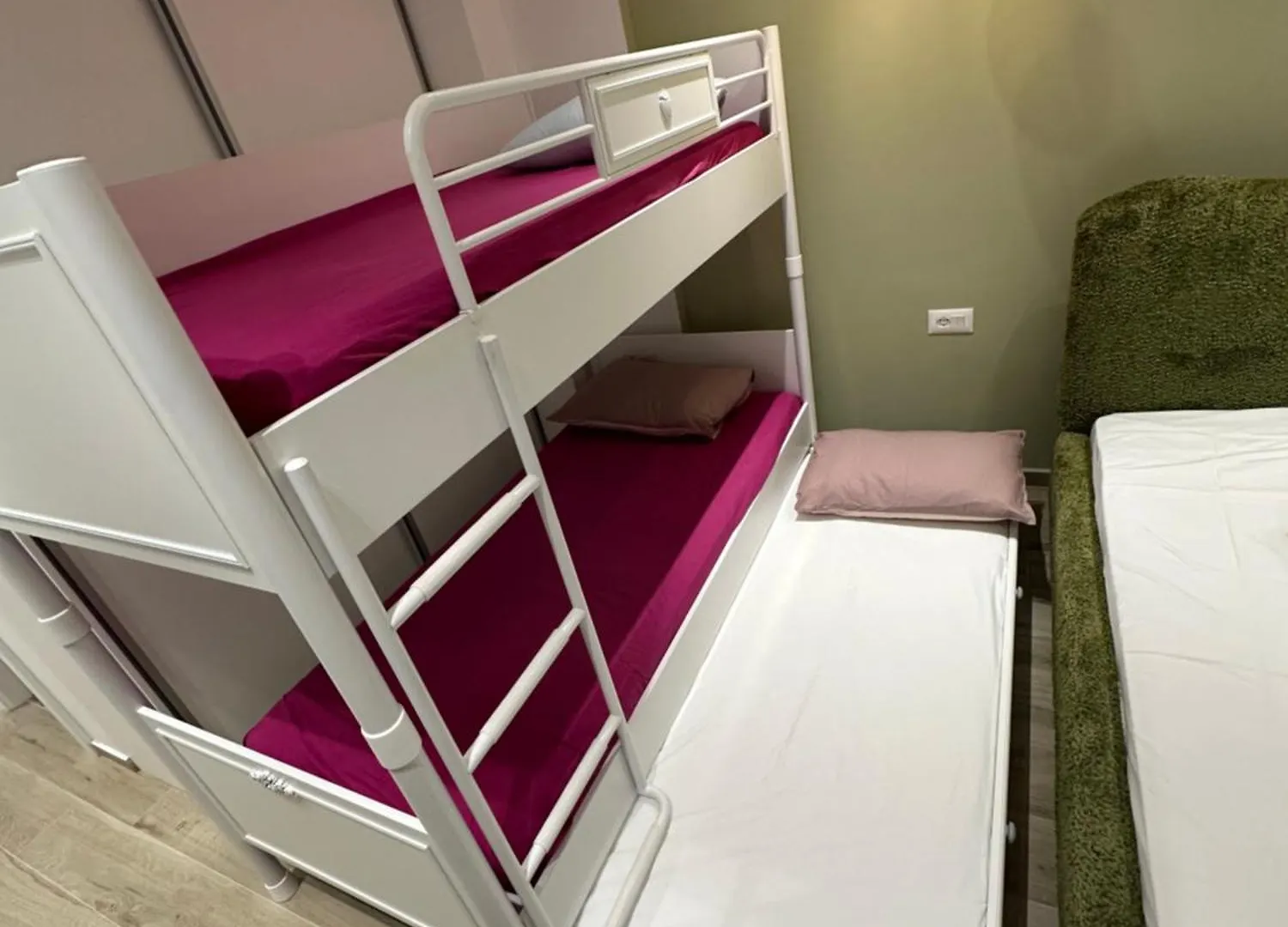 3A Apartments 3 Dıraç